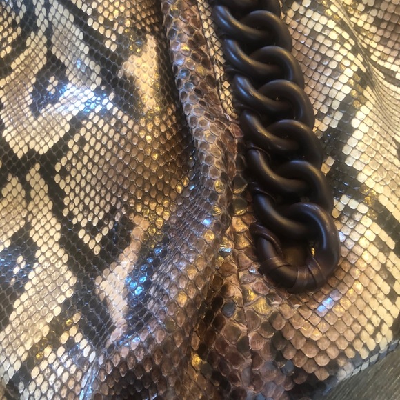 Michael Kors python shoulder bag. - Picture 5 of 10